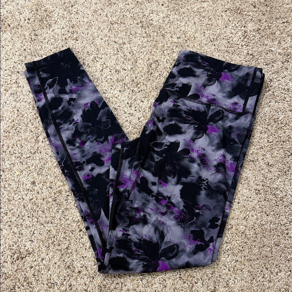 High-Rise Floral Print Leggings in Black, Gray & Purple EUC size 6-8 Medium